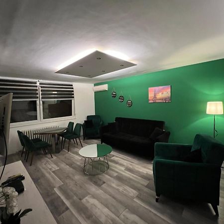 Apartman Omar Stan Na Dan Besplatan Parking Sarajevo Exterior photo