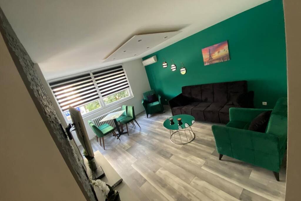Apartman Omar Stan Na Dan Besplatan Parking Sarajevo Exterior photo