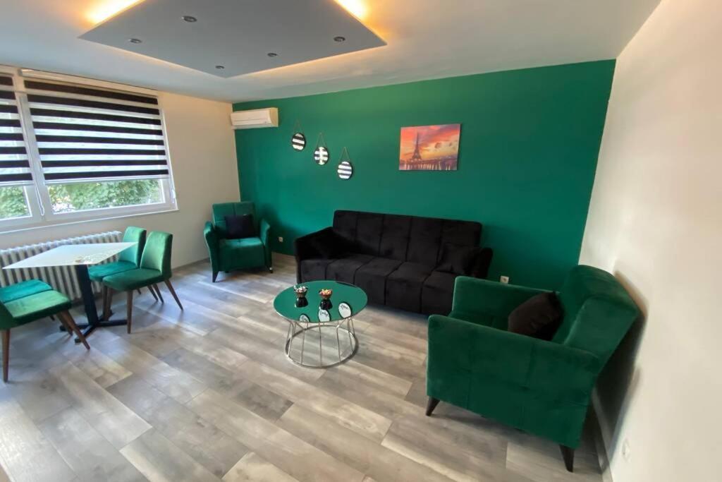 Apartman Omar Stan Na Dan Besplatan Parking Sarajevo Exterior photo